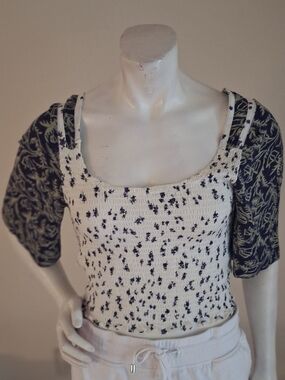 Free People Summer  Gorgeous  White Smocked Crop Top with Navy Floral Dots Sz L